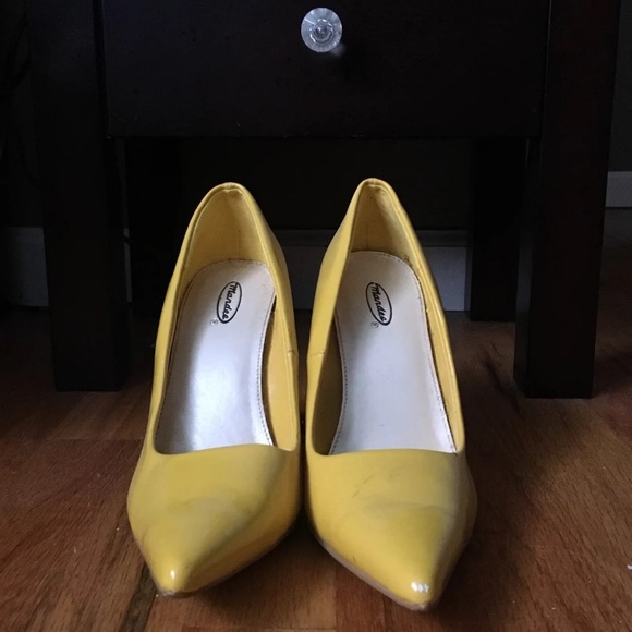 HEELS - Picture 1 of 4